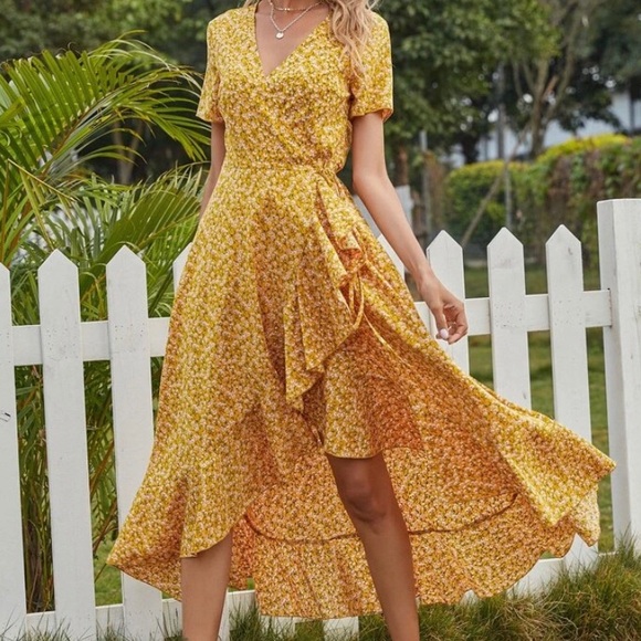 Floral print wrap dress - Picture 2 of 3